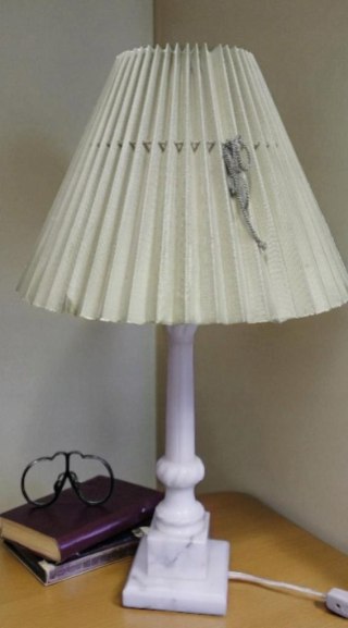 H-P EFEKTOWNA WYSOKA LAMPA KOLUMNOWA Z MARMURU