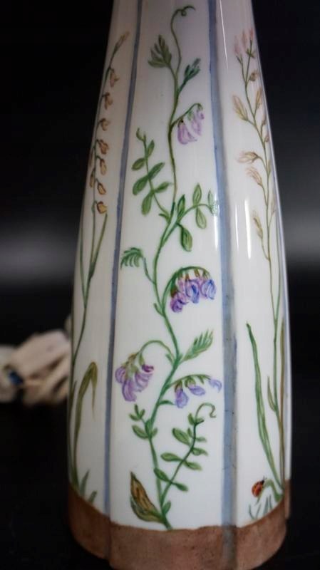 H-P PRZEPIĘKNA MALOWANA LAMPA PORCELANOWA Z ORGANICZNYM ABAŻUREM KPM