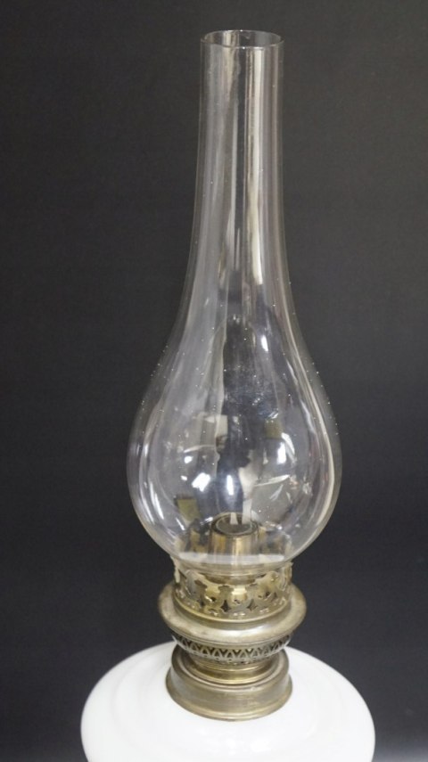 H-P UROCZA LAMPA NAFTOWA SZKLANA