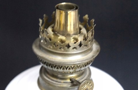 H-P UROCZA LAMPA NAFTOWA SZKLANA
