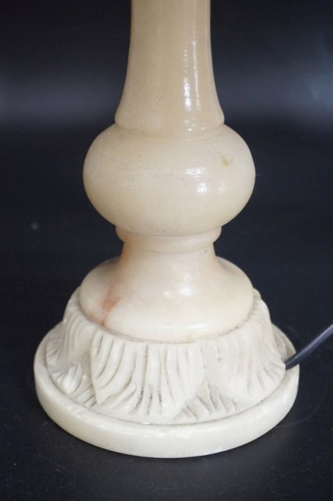 H-P LAMPKA -LAMPA KOLUMNA Z JASNEGO MARMURU
