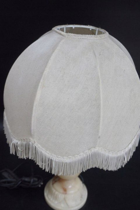 H-P LAMPKA -LAMPA KOLUMNA Z JASNEGO MARMURU