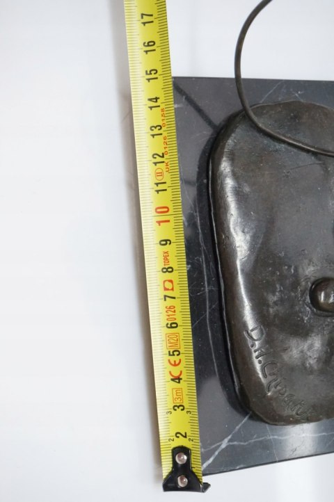 H-P PIĘKNA FIGURA Z BRĄZU DZIECKO Z OBRĘCZĄ