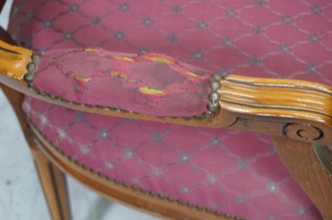H-P STYLOWY FOTEL LUDWIK XVI z rafią - Elegancja i Klasyka