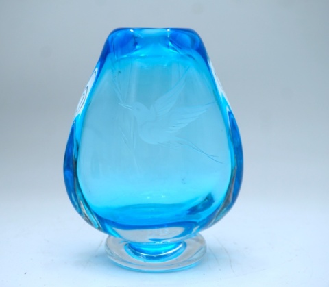 H-P CUDNY NIEBIESKI SZKLANY WAZON KOSTA BODA ART GLASS