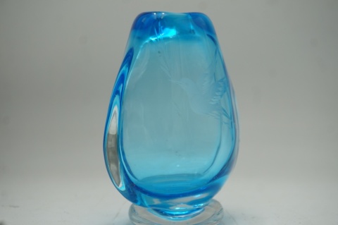H-P CUDNY NIEBIESKI SZKLANY WAZON KOSTA BODA ART GLASS